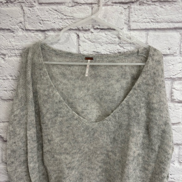 Free People Wool Alpaca Sweater Long Sleeve XS oatmeal grey V-neck oversized - Picture 2 of 5